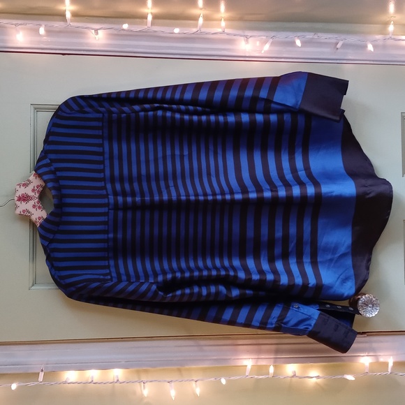 Women's Kenar S blk royal blue faux silk triple button cuff dbl pocket blouse - Picture 6 of 7